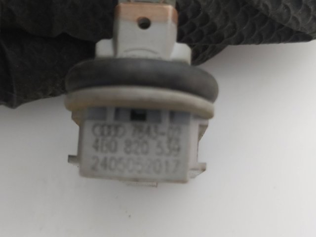 Sensor de temperatura de ar no salão 4B0820539 VAG