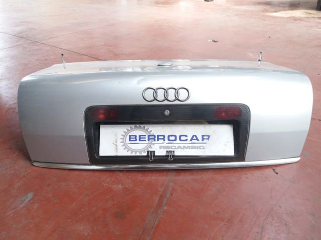 Tampa de porta-malas 4B5827023T VAG/Audi