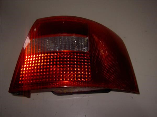 Lanterna traseira direita para Audi A6 Avant (4B5,4B5) (2002-2005) 2.5 TDI AFB 4B9945096D
