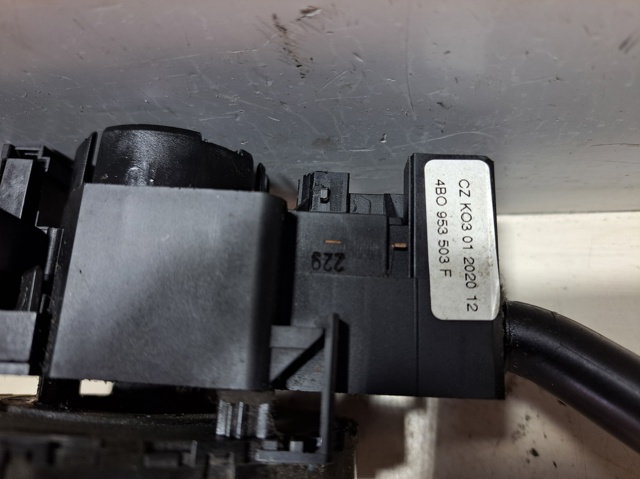 4BO953503F VAG Кольцо контактное, шлейф руля купить в Винница