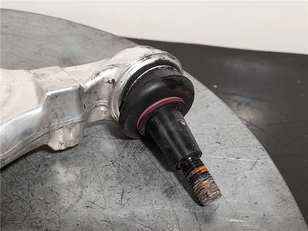 VAG 4D0407151E Рычаг передней подвески нижний левый/правый в наличии Каменское