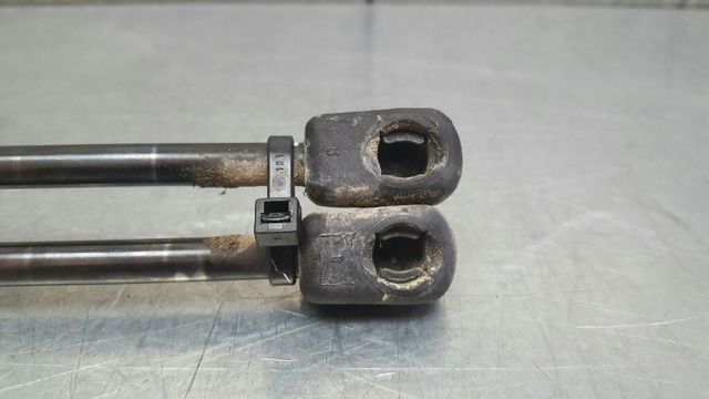 VAG 4D0823359F Амортизатор капота в наличии Ирпень