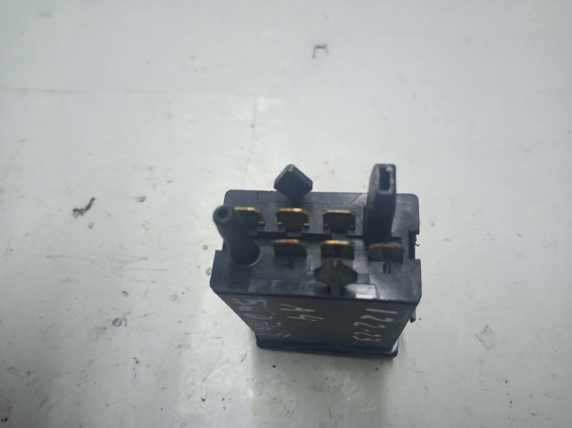 4D0941503 VAG Кнопка включения обогрева заднего стекла купить в Кривой Рог