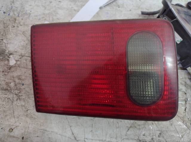 Luz traseira interna esquerda para Audi A8 4.2 quattro auw 4D0945093