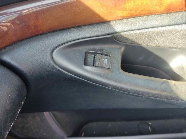 Controle do vidro traseiro direito para Audi A4 (8D2,8D2) (2000-2000) 4D0959855