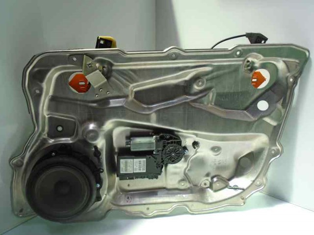 Mecanismo de acionamento de vidro da porta dianteira direita 4E0837462B VAG/Audi