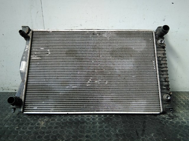 Radiador de água para Audi A6 Avant 2.7 TDI BPP 4F0121251AG