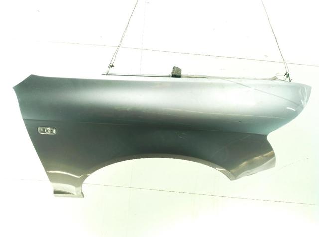 Pára-lama dianteiro direito 4F0821104A VAG