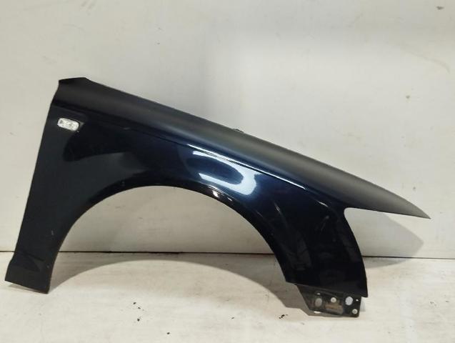 Pára-lama dianteiro direito 4F0821104A VAG