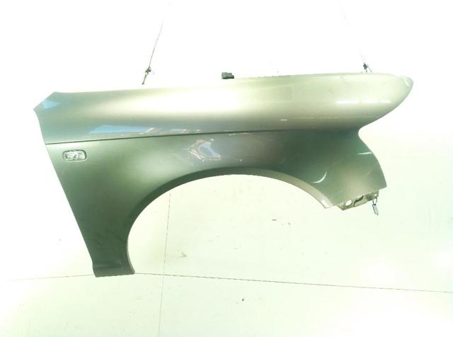 Pára-lama dianteiro direito 4F0821104A VAG