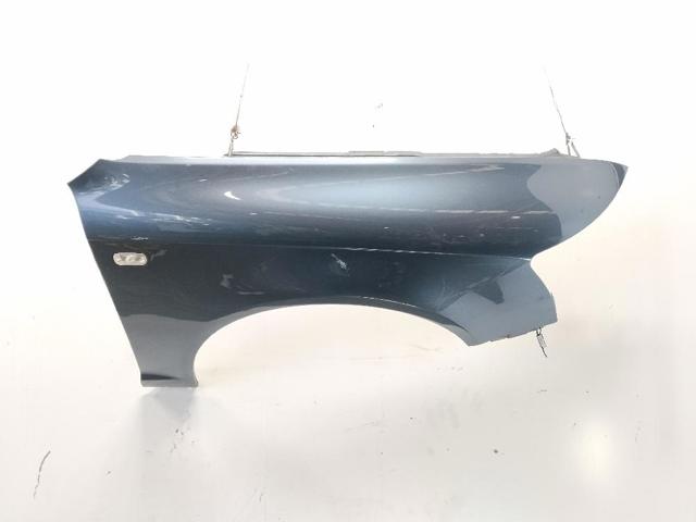 Pára-lama dianteiro direito 4F0821104A VAG