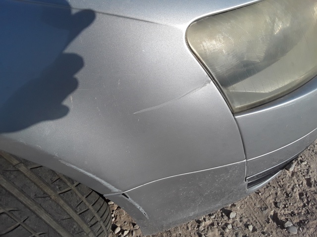 Pára-lama dianteiro direito 4F0821104A VAG