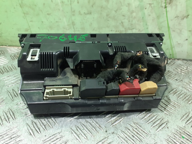 VAG 4F1820043AF Блок управления режимами отопления/кондиционирования в наличии Ровно
