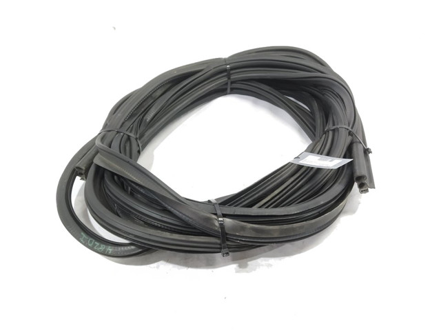 4G0831721A VAG Уплотнитель двери передней (на кузове) купить в Одесса