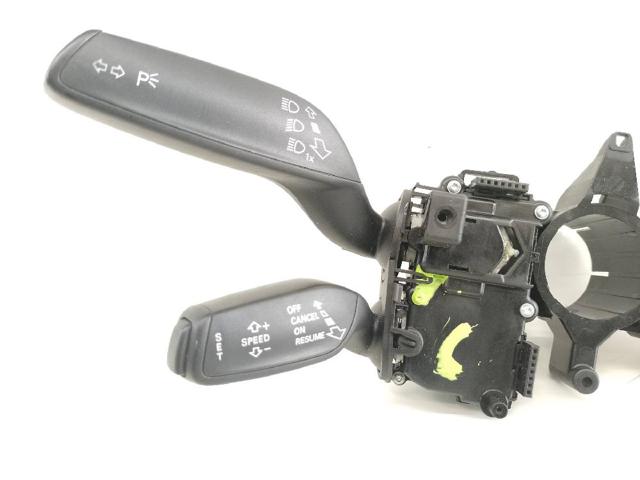 Comutador instalado na coluna da direção, montado Audi A4 8W2, 8WC