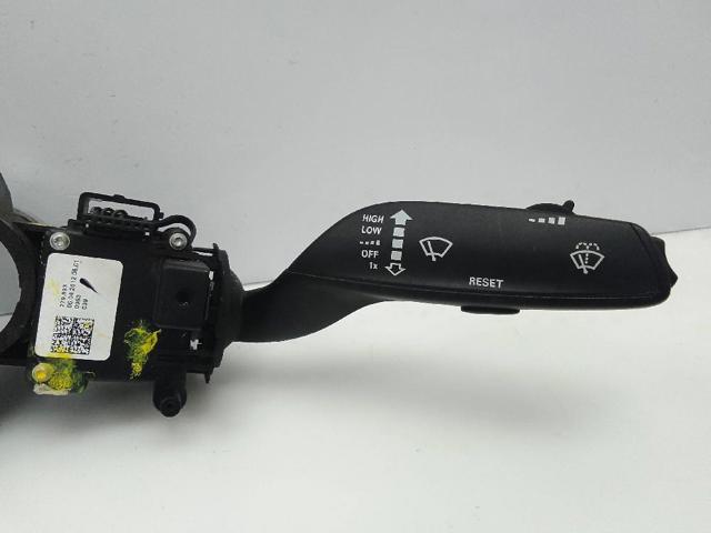 Comutador instalado na coluna da direção, montado Audi A4 8W2, 8WC