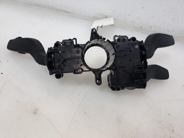 Comutador instalado na coluna da direção, montado Audi A4 8W2, 8WC