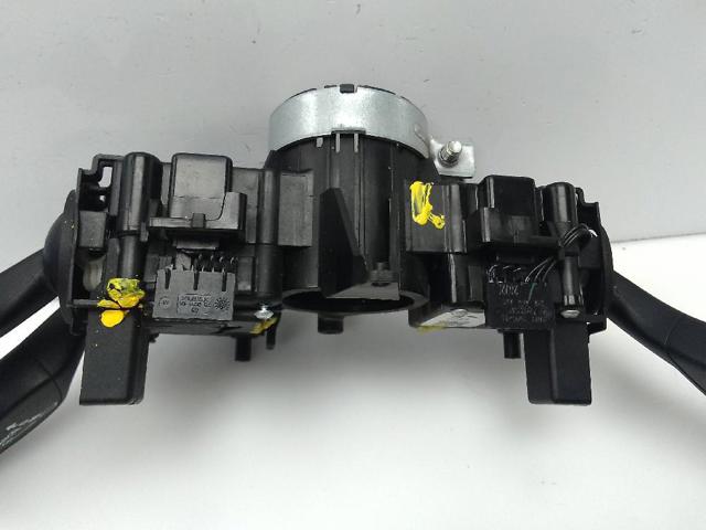 Comutador instalado na coluna da direção, montado Audi A4 8W2, 8WC
