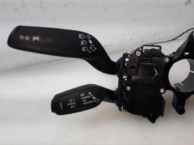 Comutador instalado na coluna da direção, montado Audi A4 8W2, 8WC