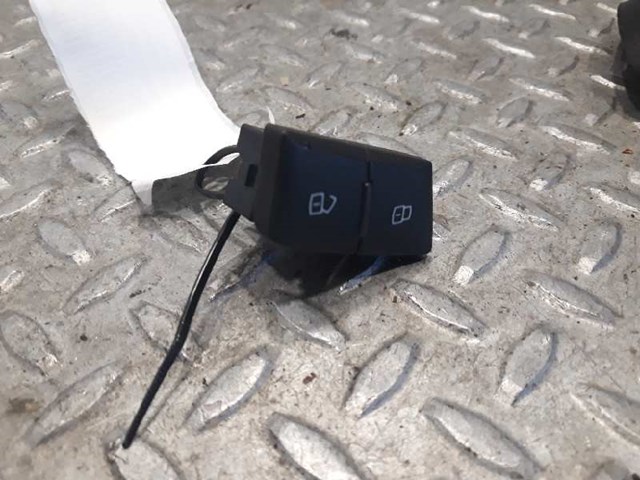 VAG 4G1962107 Выключатель центрального замка в наличии Чернигов