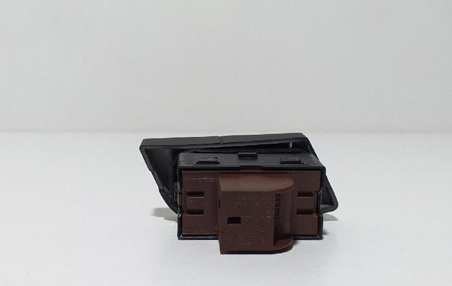4G8962108 Выключатель центрального замка купить Кривой Рог