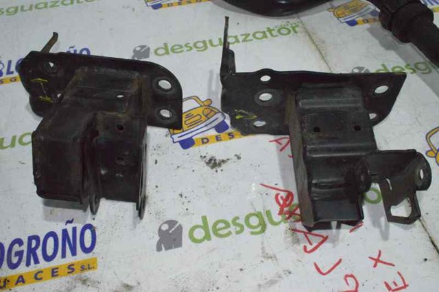 Consola de reforçador do pára-choque dianteiro 4L0807133A VAG/Audi