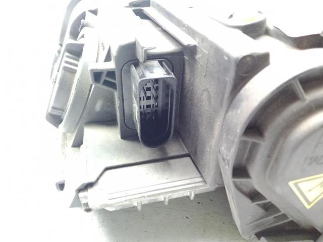 4L0941030A Правая фара купить Ужгород