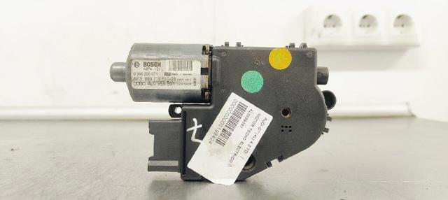 4L0959591 VAG Мотор привода люка купить в Ровно