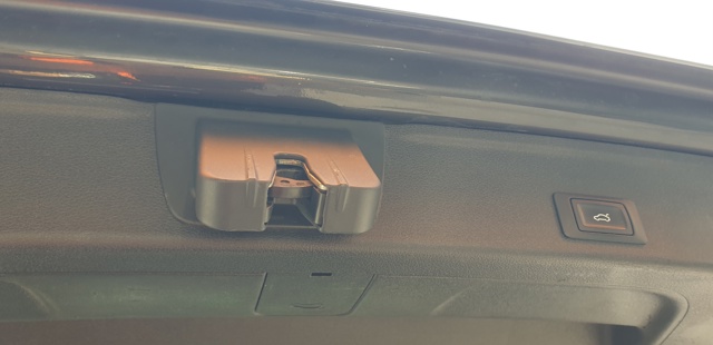 Porta-malas / Bloqueio da porta traseira para Audi A4 Avant (8W5) 2.0 16V TDI / 0.15 - ... DEUA 4M0827506D
