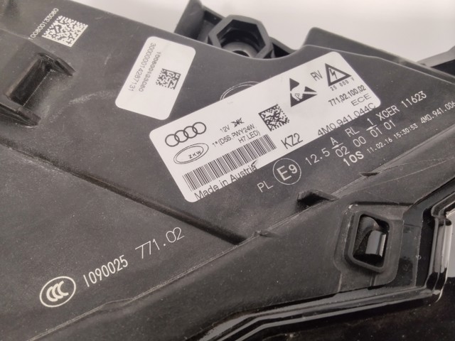 VAG 4M0941044C Правая фара в наличии Киев