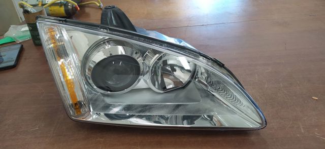 FORD 4M5113099GC Правая фара в наличии Житомир