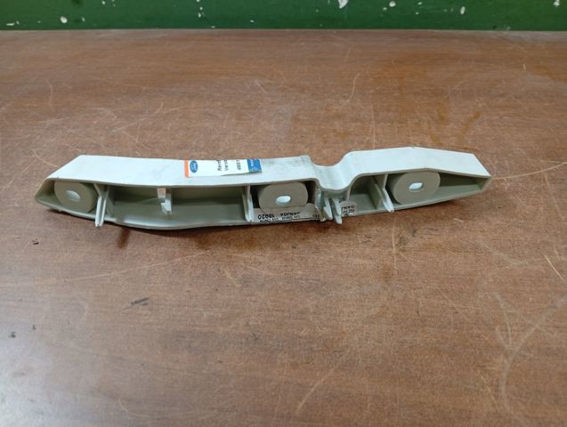 FORD 4M5117D958AF Кронштейн бампера переднего внешний правый в наличии Тернополь