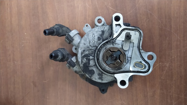 4R8Q2A451AE LAND ROVER Насос вакуумный купить в Чернигов