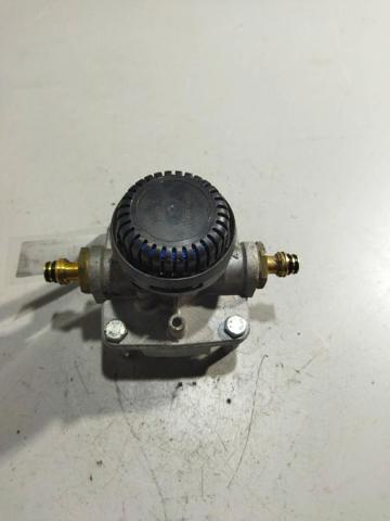 5010588146 RENAULT Ускорительный клапан пневмосистемы купить в Киев