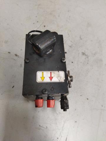 RENAULT 5010615920 Насос подъема кабины в наличии Черновцы