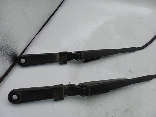 Limpa-pára-brisas do pára-brisas, kit de 2 un. 504086799 IVECO