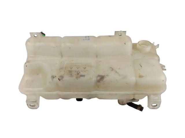 IVECO 504136607 Бачок системы охлаждения расширительный в наличии Запорожье