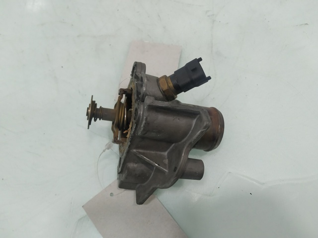 504387382 IVECO Корпус термостата купить в Николаев