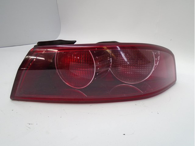 Luz traseira direita para Alfa Romeo 159 1.9 JTDM 8V (939axe1B) 939A1000 50504818