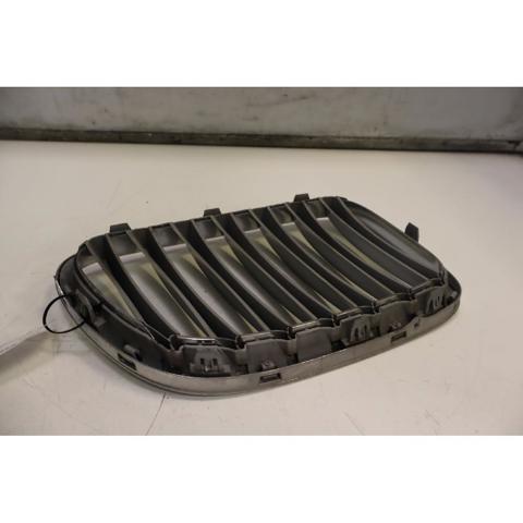 BMW 51112993307 Решетка радиатора левая в наличии Ирпень