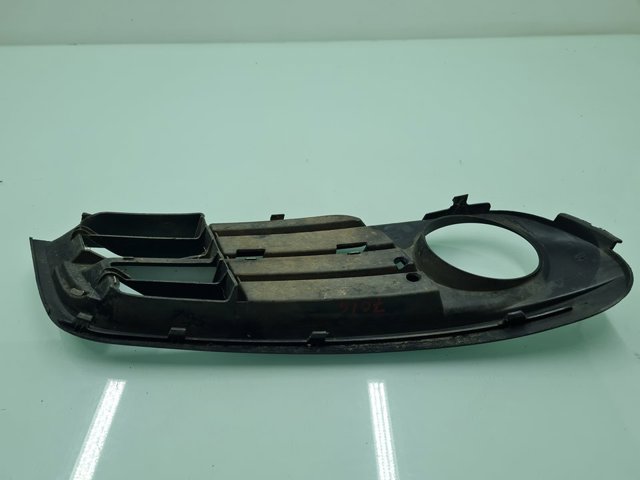 BMW 51117331735 Заглушка (решетка) противотуманных фар бампера переднего левая в наличии Одесса