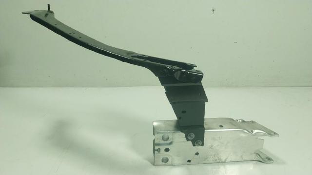 BMW 51117406385 Кронштейн усилителя переднего бампера в наличии Кривой Рог