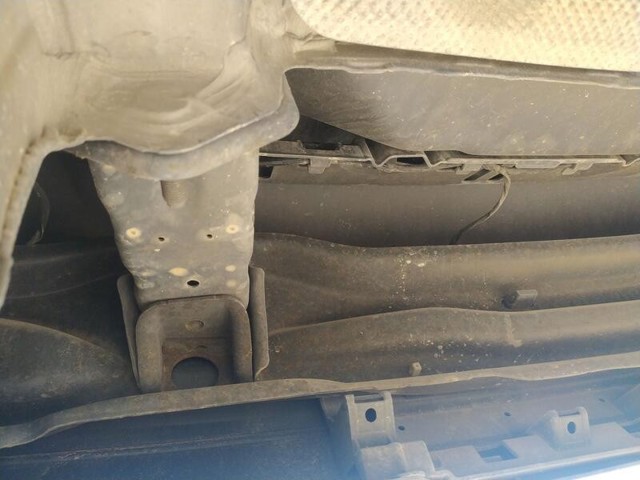 BMW 51127293777 Кронштейн бампера заднего центральный в наличии Киев