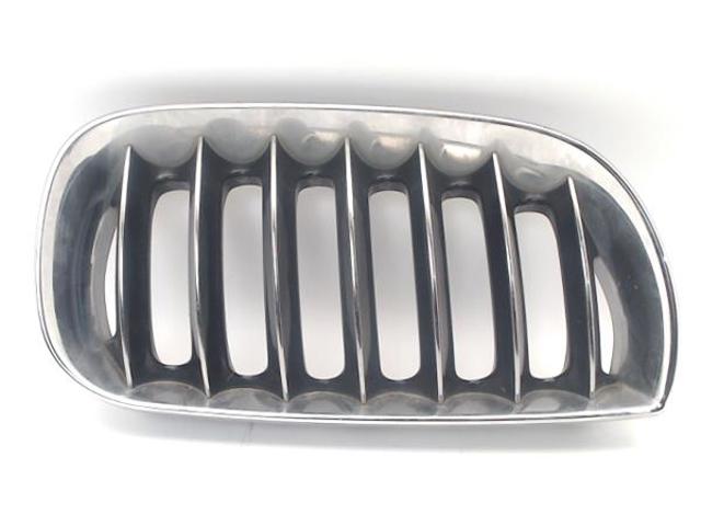 51133402910 BMW Решетка радиатора правая купить в Тернополь