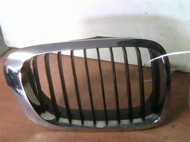 51137064318 BMW Решетка радиатора правая купить в Каменское