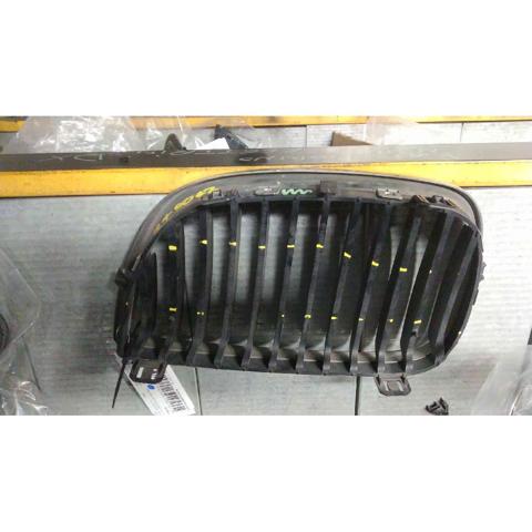 51137077130 BMW Решетка радиатора правая купить в Черкассы