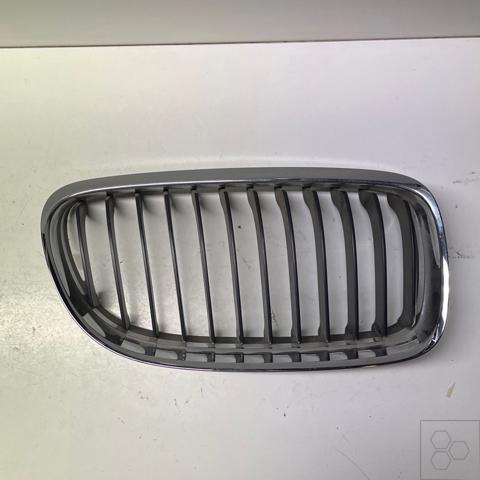 51137201970 BMW Решетка радиатора правая купить в Днепр