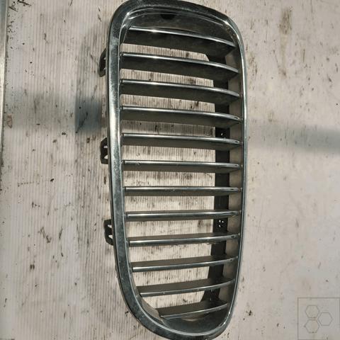 51137261355 BMW Решетка радиатора левая купить в Киев