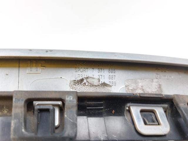 51137371747 BMW Решетка радиатора левая купить в Кривой Рог