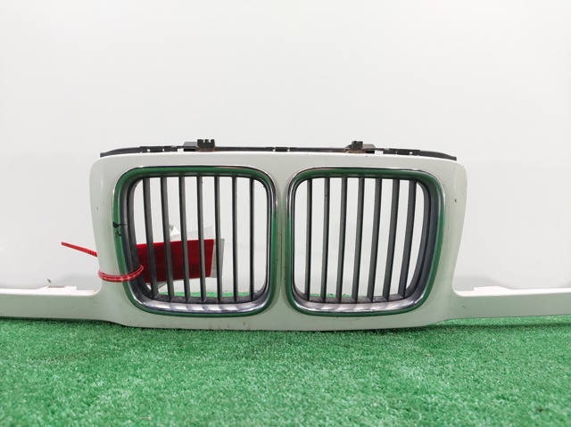 51138148727 BMW Решетка радиатора купить в Ужгород